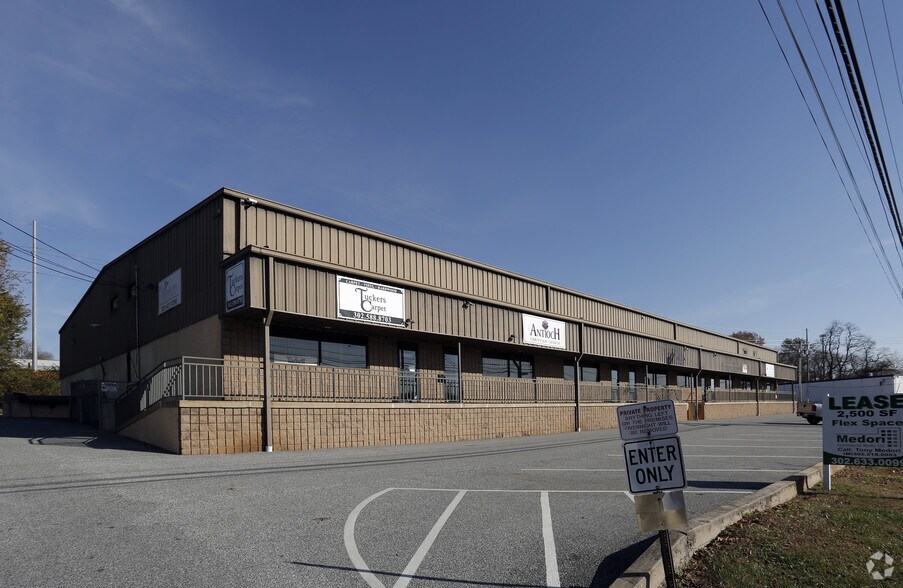 Primary Photo Of 3 Germay Dr, Wilmington Storefront Retail Office For Lease