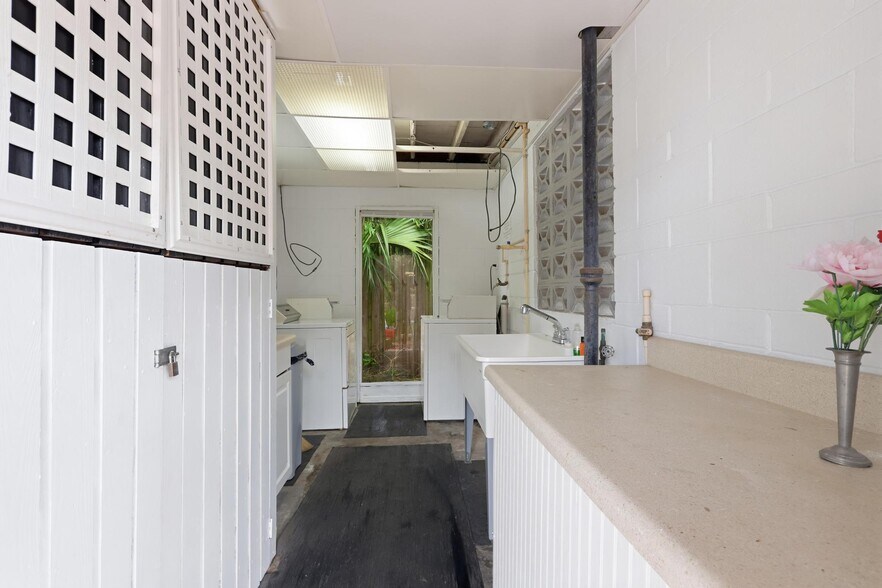 More Photos Of 642 Harwood St, Orlando Apartments For Sale