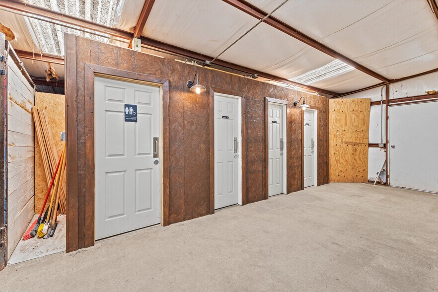 More Photos Of 20500 N 2810 Rd, Kingfisher Lodge Meeting Hall For Sale