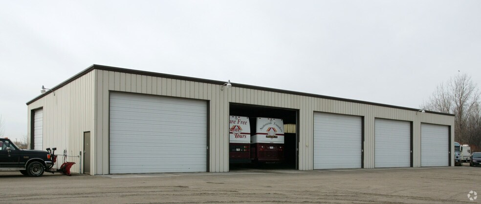 More Photos Of 1103 S Lynndale Dr, Appleton Light Manufacturing For Lease