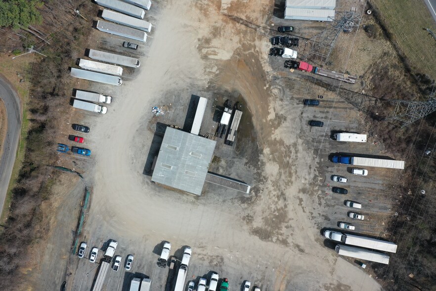 More Photos Of 1915 Brentwood St, High Point Land For Lease