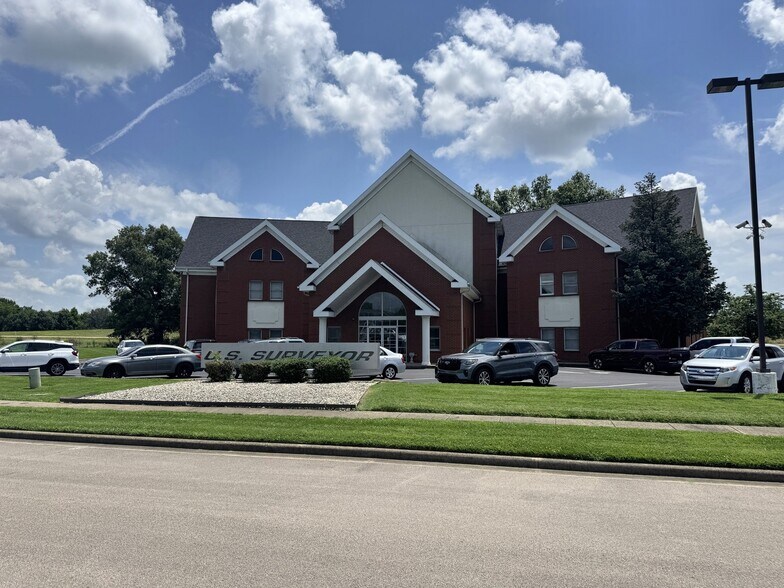 More Photos Of 4929 Riverwind Pointe Dr, Evansville Office For Sale