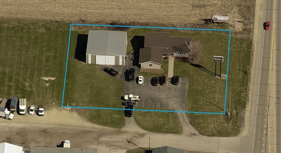 More Photos Of 4115 N US Highway 51, Janesville Showroom For Sale