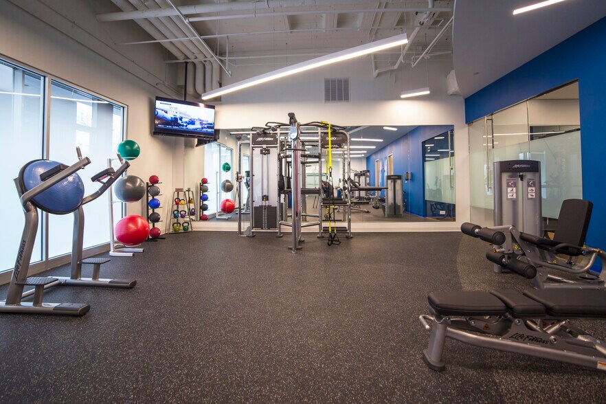 More Photos Of 1301 W 22nd St, Oak Brook Office For Lease