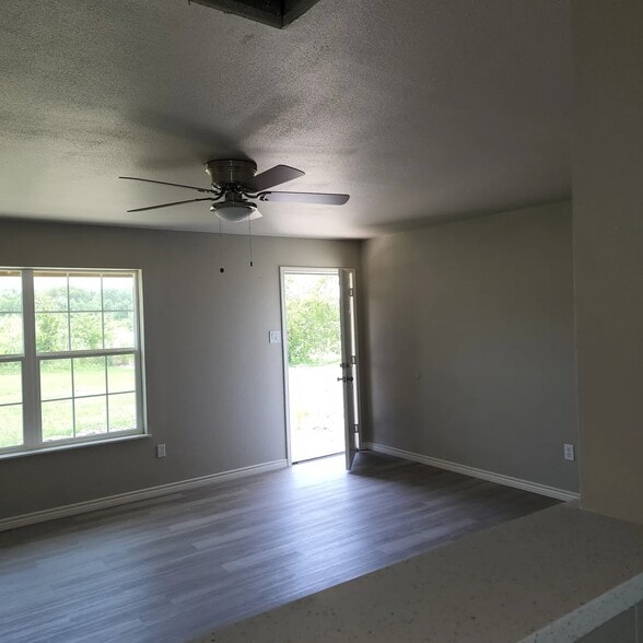 More Photos Of 3227 Country Rd 2004, Corsicana Apartments For Sale