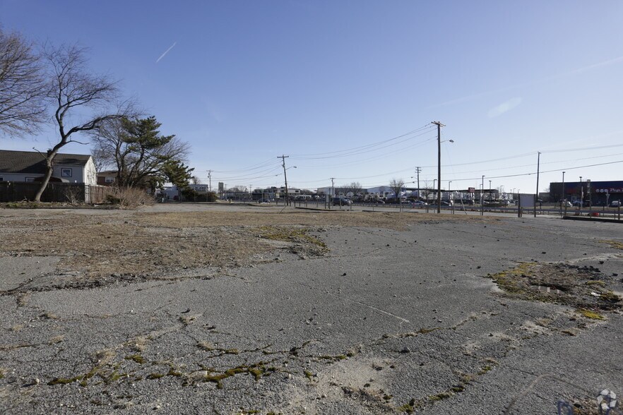 More Photos Of 244 Sunrise Hwy, Lindenhurst Land For Lease