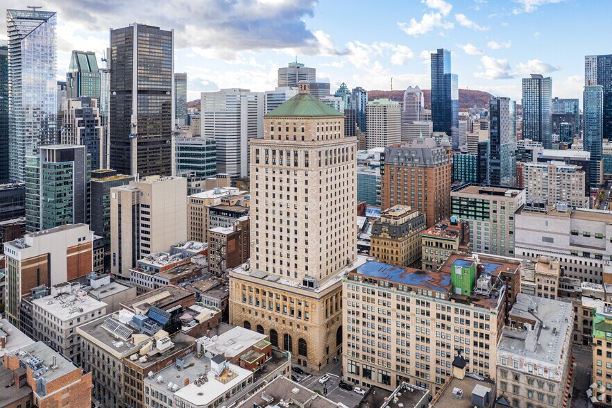 More Photos Of 360 Rue Saint-Jacques, Montréal Office For Lease