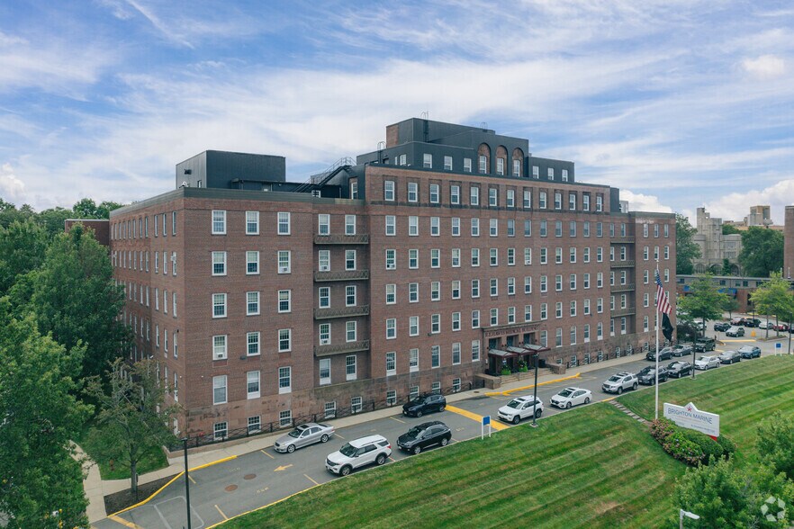 More Photos Of 77 Warren St, Brighton Medical For Lease