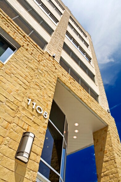 More Photos Of 1108 Lavaca St, Austin Office For Lease