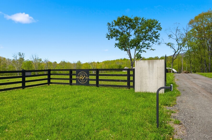 More Photos Of 51 Redder rd, Pine Bush Flex For Sale