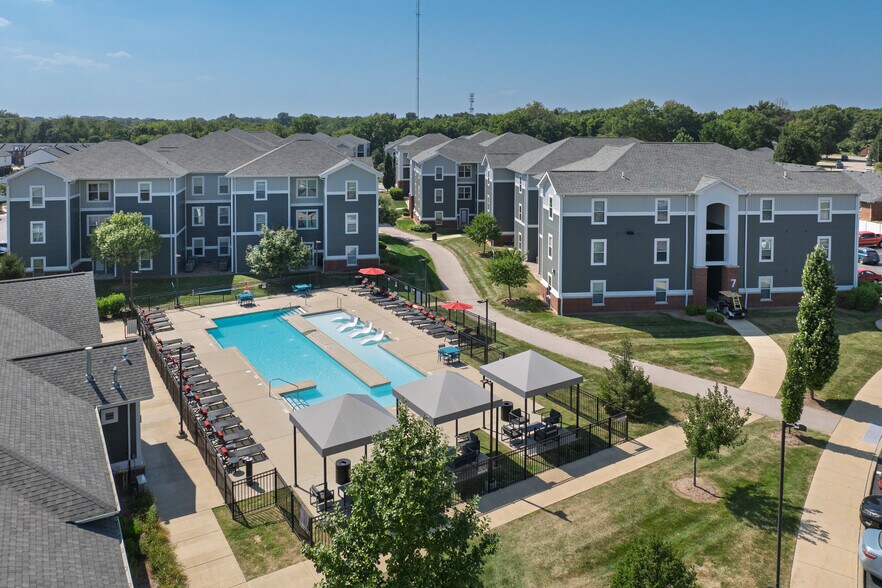 Primary Photo Of 1 Campus Edge Dr, Edwardsville Apartments For Sale
