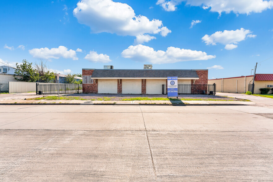 Primary Photo Of 11005 Indian Trl, Dallas Warehouse For Lease