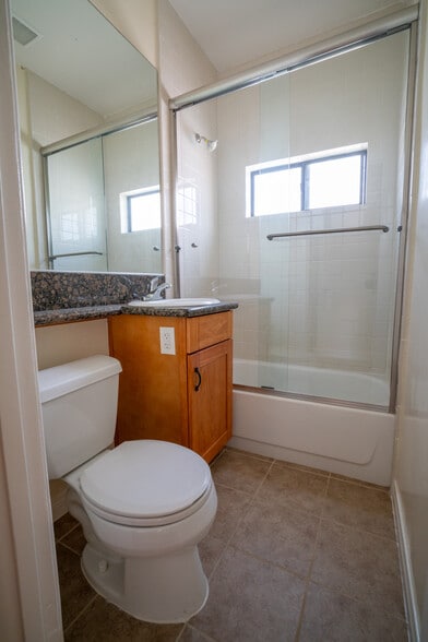 More Photos Of 2059 Cedar Ave, Long Beach Apartments For Sale