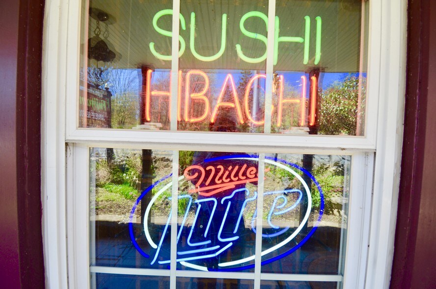 More Photos Of 1495 Farmington Ave, Pottstown General Retail For Sale