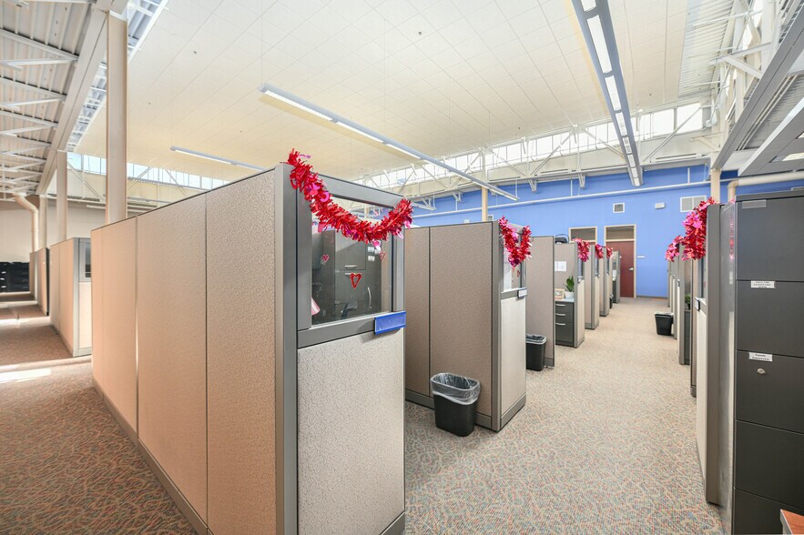 More Photos Of 620 S 76th St, Milwaukee Office For Lease