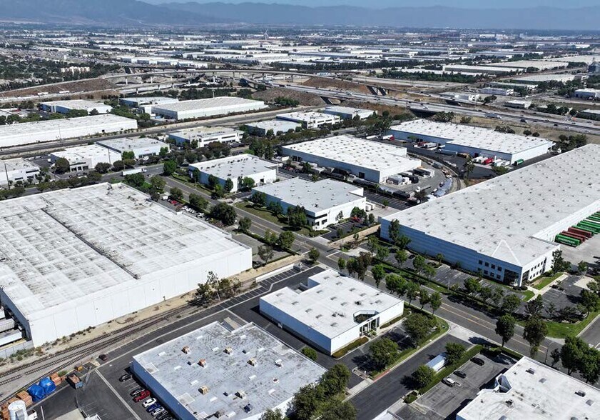 More Photos Of 4581 E Brickell Privado St, Ontario Warehouse For Lease