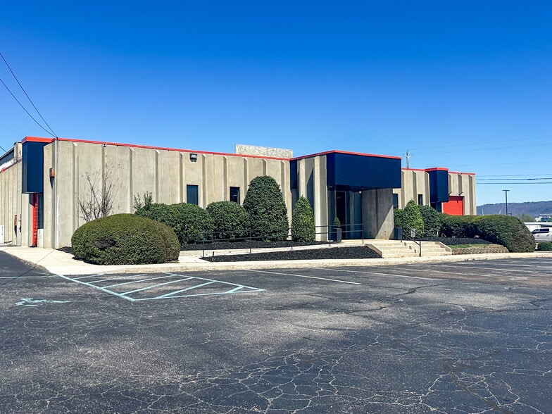 Primary Photo Of 3000-3002 Bob Wallace Ave SW, Huntsville Light Distribution For Sale