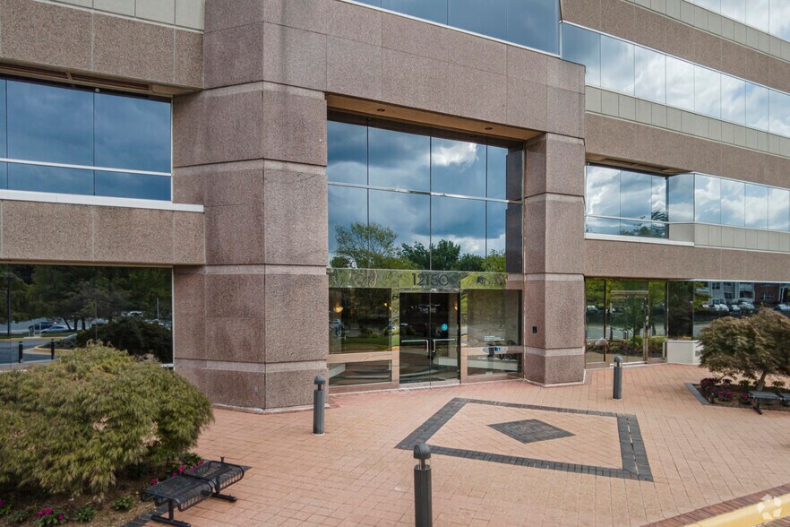 More Photos Of 12150 Monument Dr, Fairfax Office For Lease