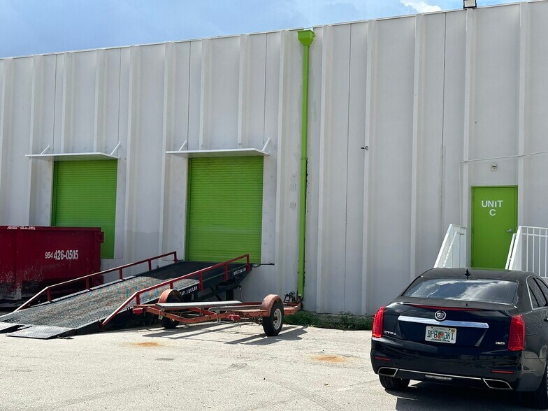 More Photos Of 1601 N Powerline Rd, Pompano Beach Warehouse For Lease