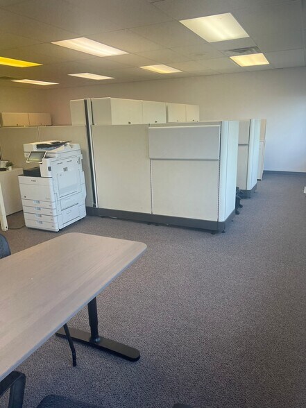 More Photos Of 171 Green Meadows Dr S, Lewis Center Office Residential For Sale