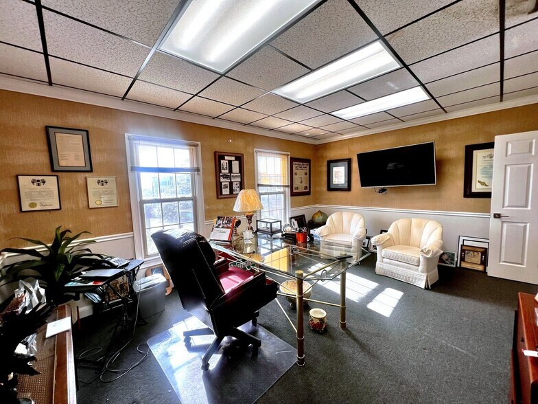 More Photos Of 215 E Virginia St, Tallahassee Office For Sale