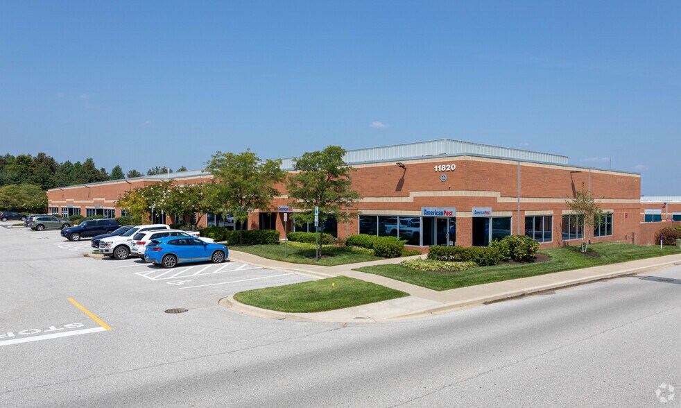 More Photos Of 11820-11860 W Market Pl, Fulton Unknown For Lease