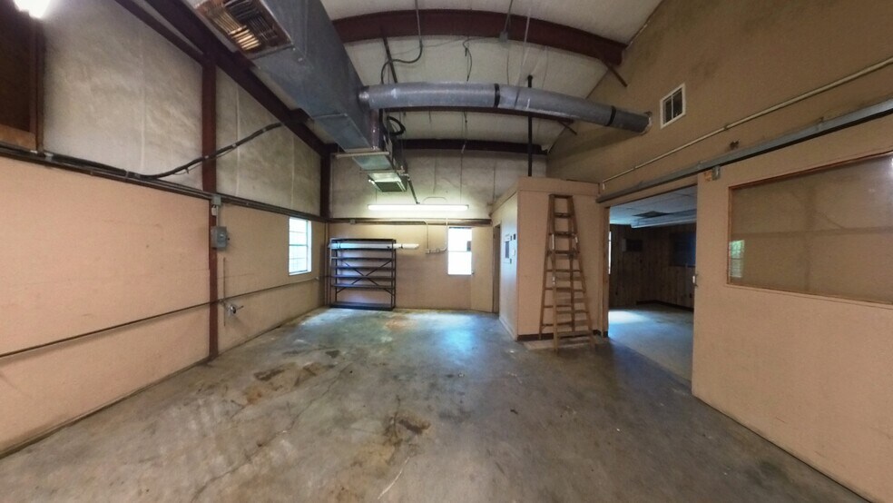 More Photos Of 14826 Yarberry St, Houston Warehouse For Sale