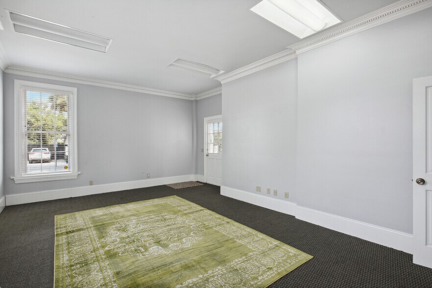 More Photos Of 1719 Abercorn St, Savannah Office Residential For Sale