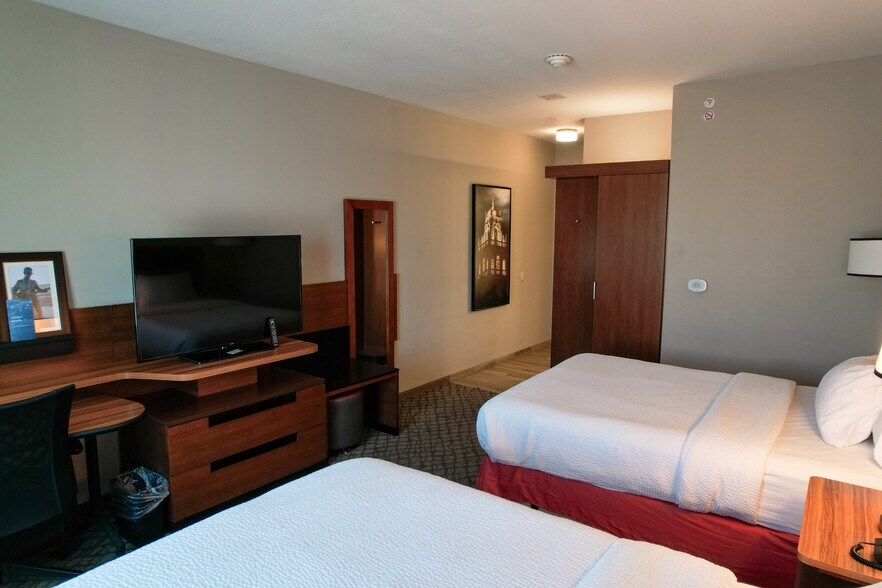 More Photos Of 6435 50th St, Lubbock Hotel For Sale