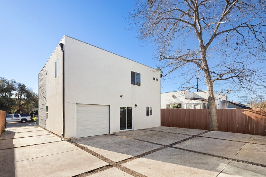 More Photos Of 645 W 97th St, Los Angeles Multifamily For Sale
