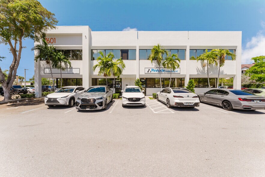 More Photos Of 7601 N Federal Hwy, Boca Raton Office For Lease