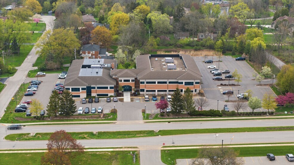 More Photos Of 17000 W North Ave, Brookfield Medical For Lease