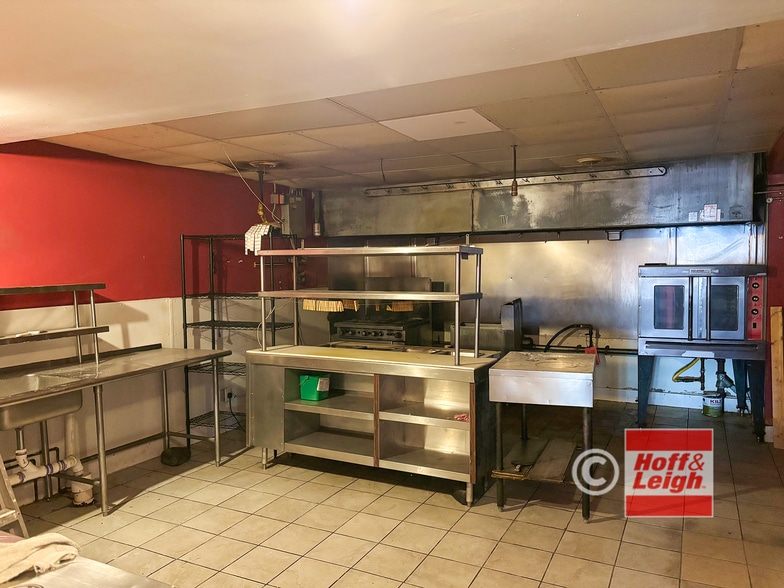 More Photos Of 1572 W 117th St, Lakewood Restaurant For Sale
