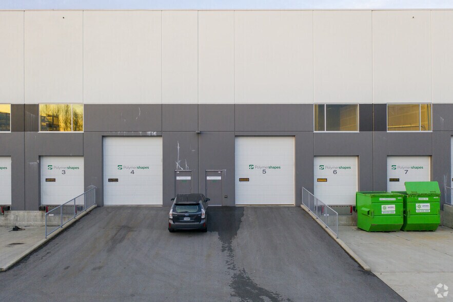 More Photos Of 19055 Airport Way, Pitt Meadows Warehouse For Lease