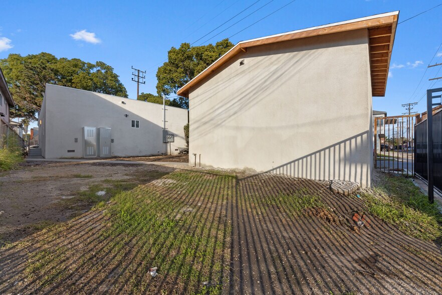 More Photos Of 758 E 84th St, Los Angeles Multifamily For Sale