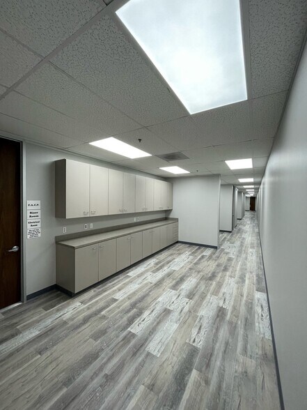 More Photos Of 1455 E Sam Houston Pky S, Pasadena Unknown For Lease