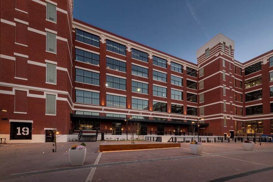 Primary Photo Of 1690 Broadway, Fort Wayne Unknown For Lease