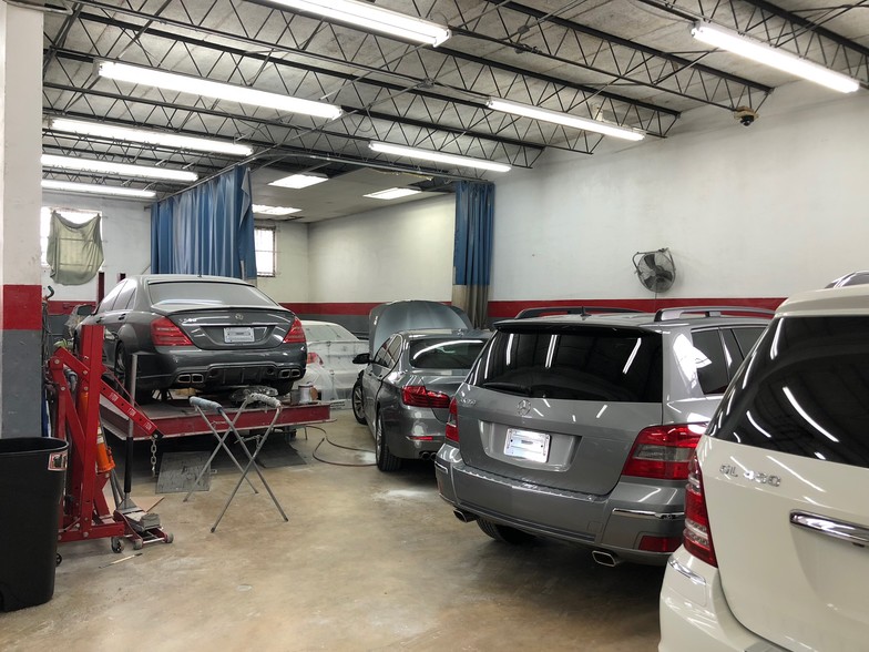 More Photos Of 707-709 N Dixie Hwy, Hallandale Beach Auto Repair For Lease