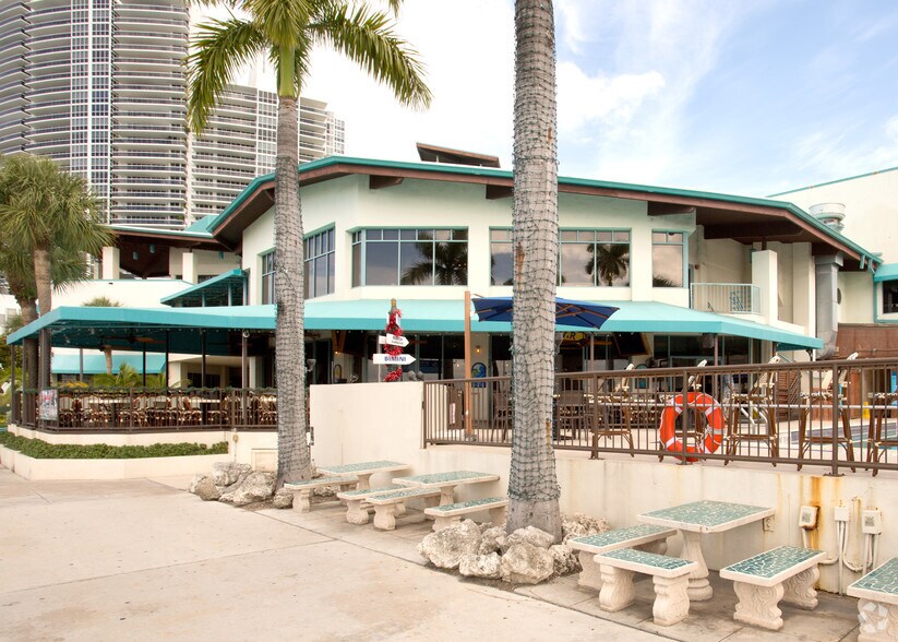 More Photos Of 300 Alton Rd, Miami Beach Office For Lease