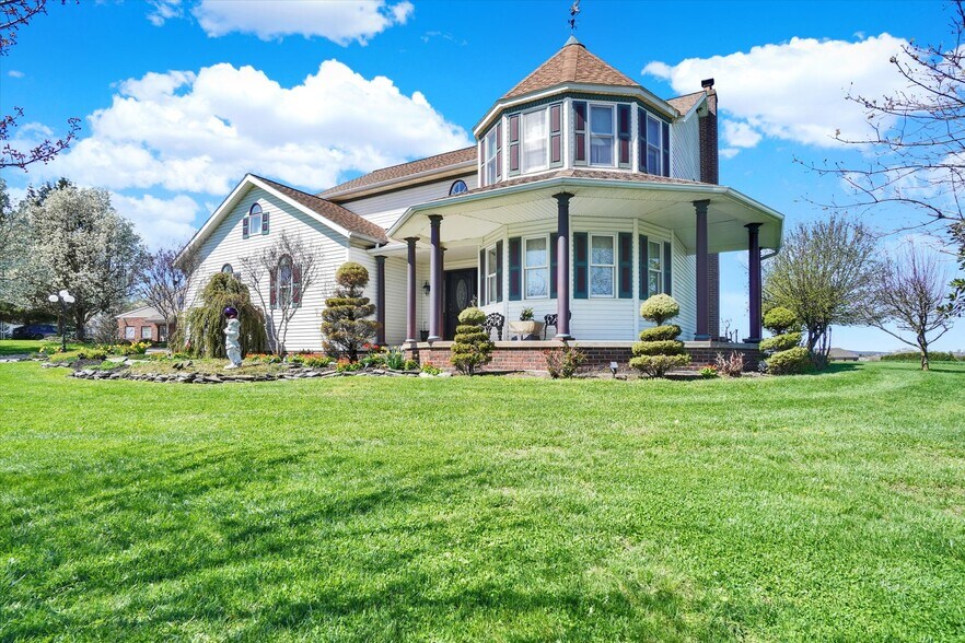 More Photos Of 2553 Roosevelt Ave, York Flex For Sale