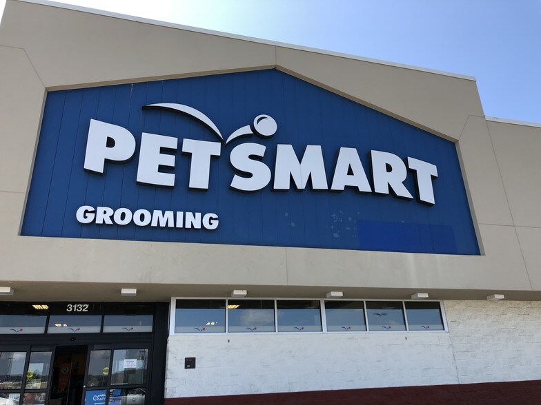 More Photos Of 3112-3128 Vestal Pky E, Vestal Township Unknown For Lease