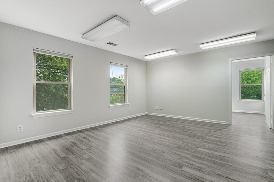 More Photos Of 4314-4330 Evergreen Ln, Annandale Office For Sale