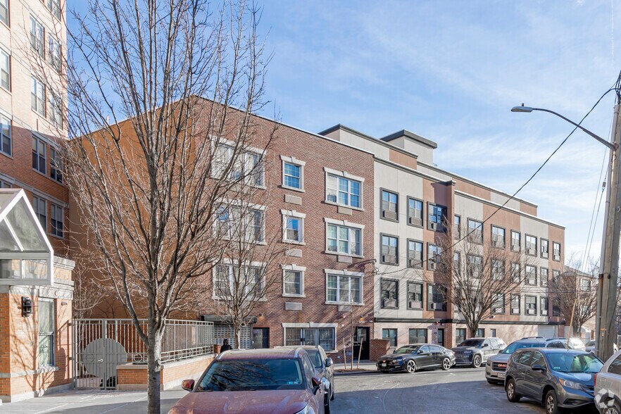 More Photos Of 2422 Lyvere St, Bronx Apartments For Sale