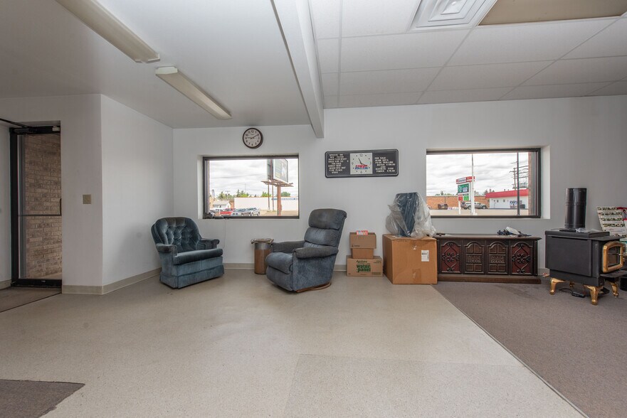 More Photos Of 250 E Villard St, Dickinson Office For Sale