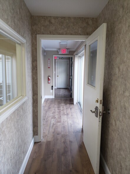 More Photos Of 864 Burdeck St, Schenectady Office For Sale