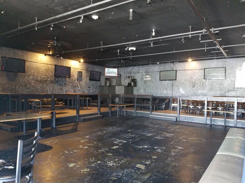 More Photos Of 2804 W Michigan Ave, Kalamazoo Storefront For Lease