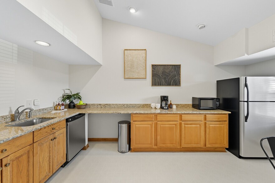 More Photos Of 10130-10134 Colvin Run Rd, Great Falls Medical For Sale