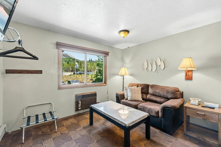 More Photos Of 205 Beaver Lodge Rd, Frisco Hotel For Sale