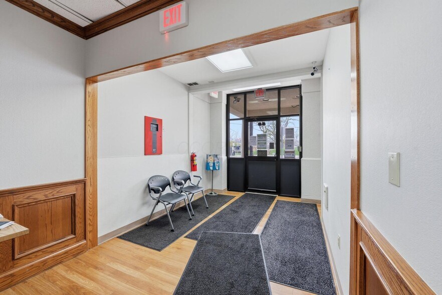 More Photos Of 88 N Sandusky St, Delaware Office For Lease