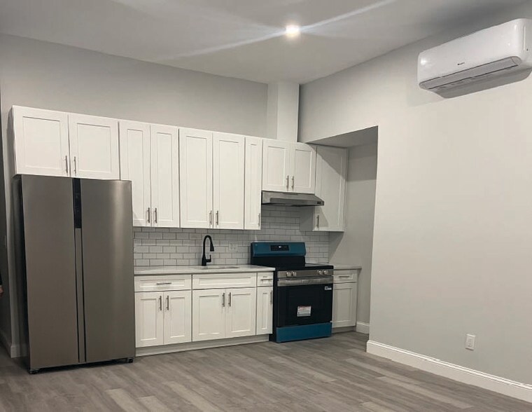 More Photos Of 273 Willis Ave, Mineola Storefront Retail Residential For Sale